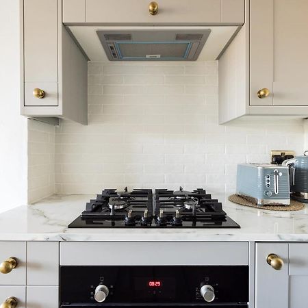 Luxurious 1-Bedroom Apartment In Kensington London Exterior photo