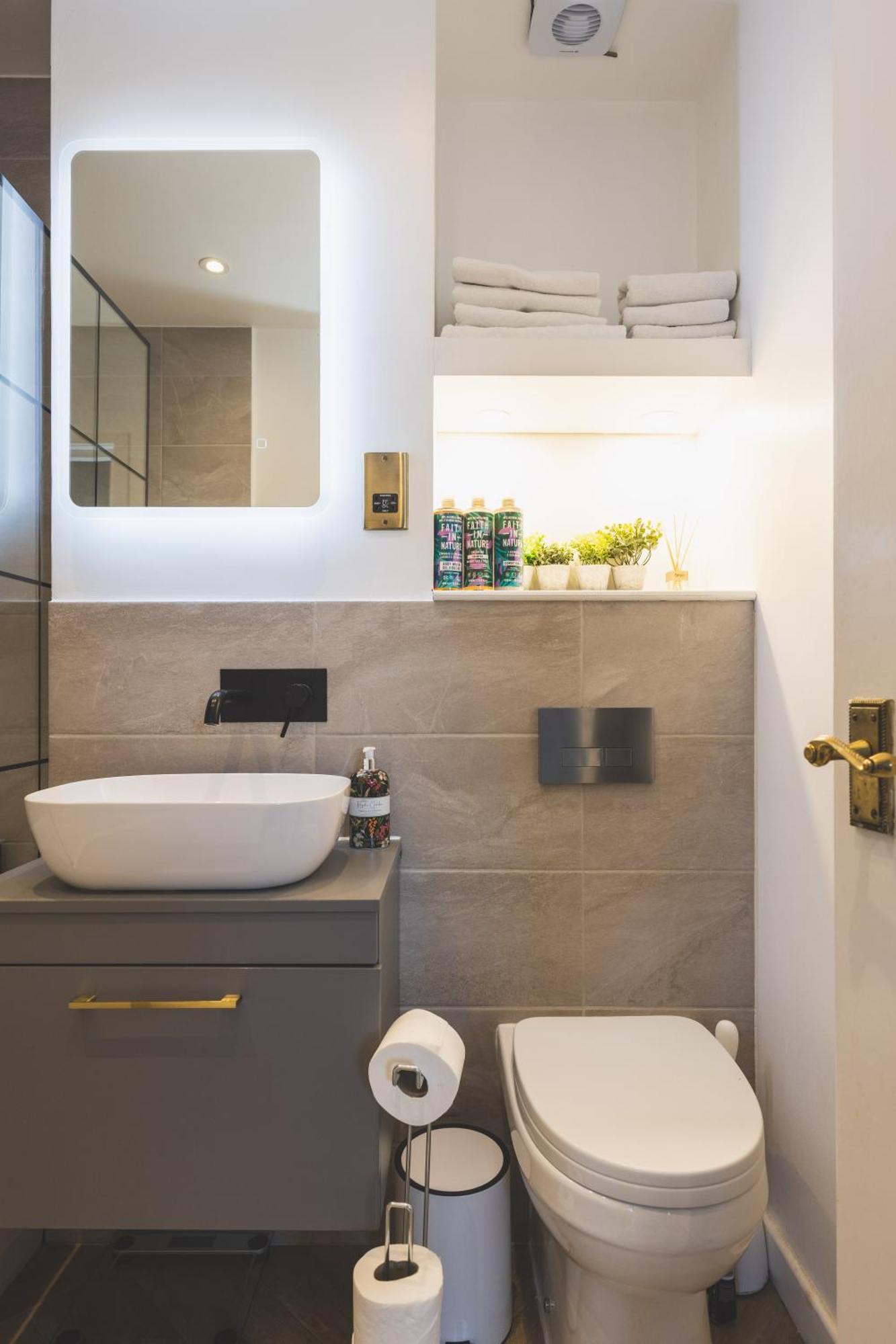 Luxurious 1-Bedroom Apartment In Kensington London Exterior photo