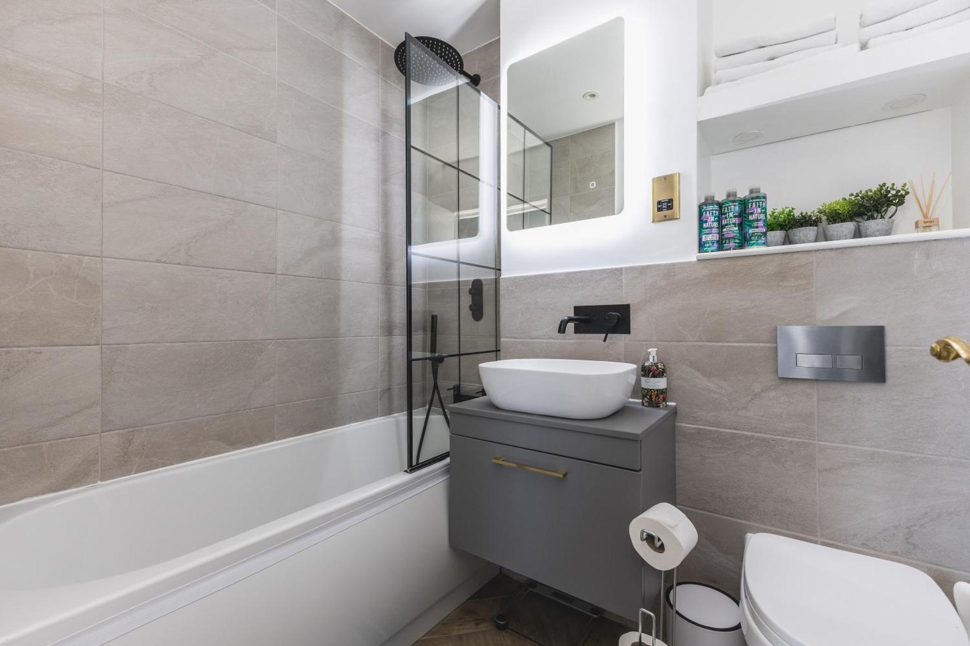 Luxurious 1-Bedroom Apartment In Kensington London Exterior photo